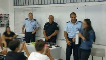 טקס הוקרה לנערה שהצילה ילד מרכב נעול (צילום: דוברות המשטרה)