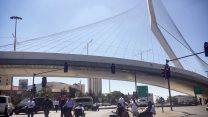 חסימת מחאת הנכים בגשר המיתרים (צילום: דוברות המשטרה).
