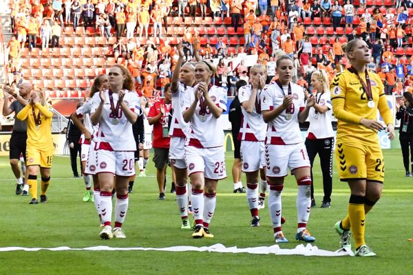 נבחרת דנמרק בכדורגל נשים (AP Photo/Patrick Post)