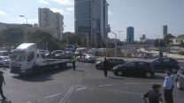 פעילי מאבק הנכים חוסמים את גשר מחלף השלום. (צילום: הנכים הופכים לפנתרים)