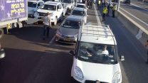 פעילי "הנכים הופכים לפנתרים" חוסמים את כביש 70, 28.9.2017. (צילום: הנכים הופכים לפנתרים)