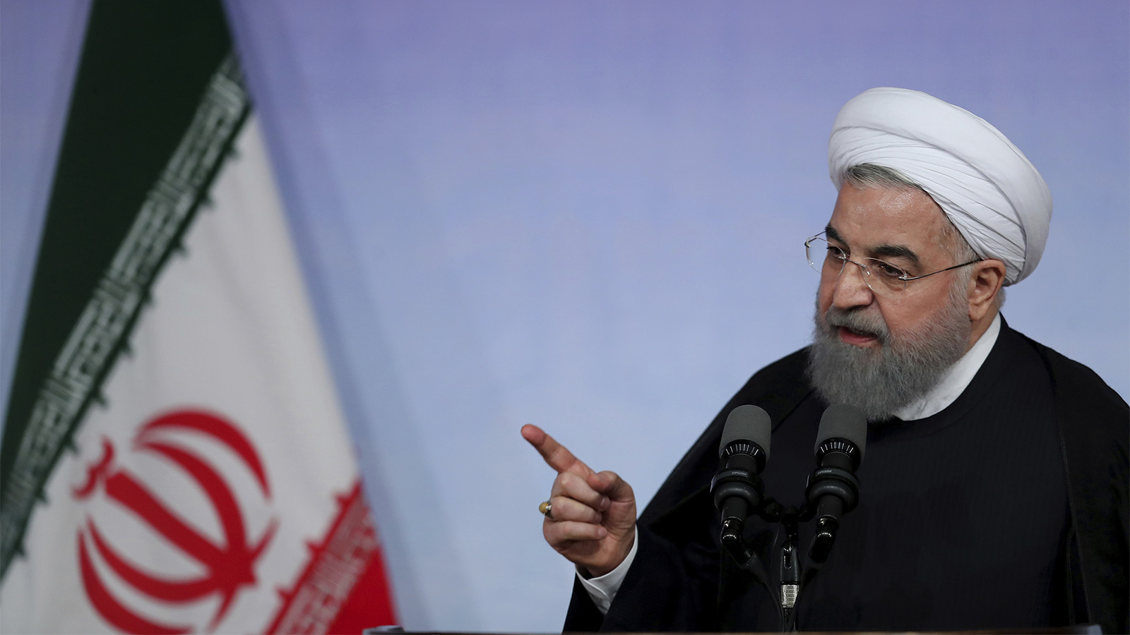 נשיא אירן, חסן רוחאני, מתייחס לדבריו של נשיא ארה&quot;ב במהלך טקס פתיחת השנה האקדמית באיראן (Iranian Presidency Office via AP)