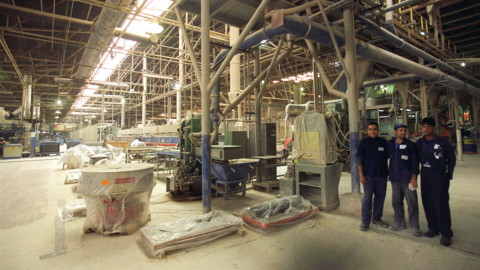 אולם הייצור במפעל &quot;נגב קרמיקה&quot; בירוחם (צילום ארכיון: עמוס בן גרשום / לע״מ).