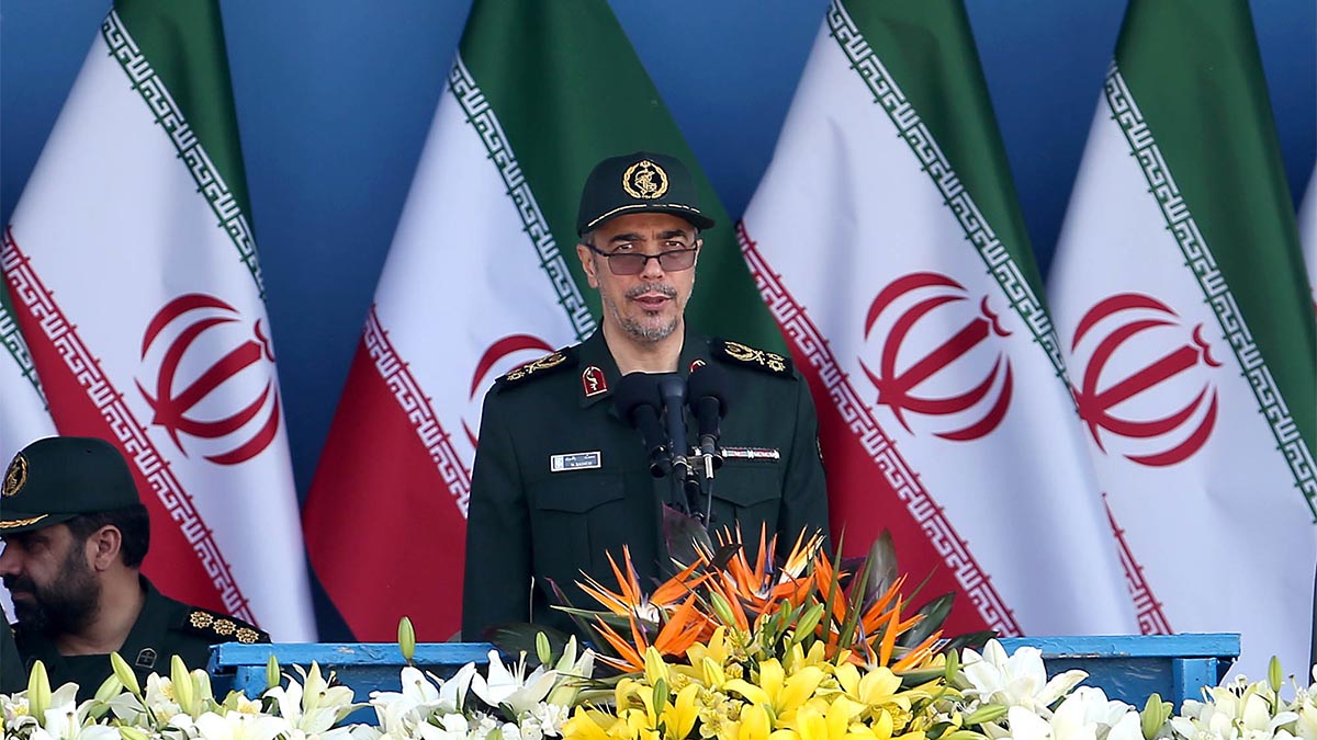 עלי חוסיין בכרי, רמטכ&quot;ל צבא איראן (AP Photo/Ebrahim Noroozi)