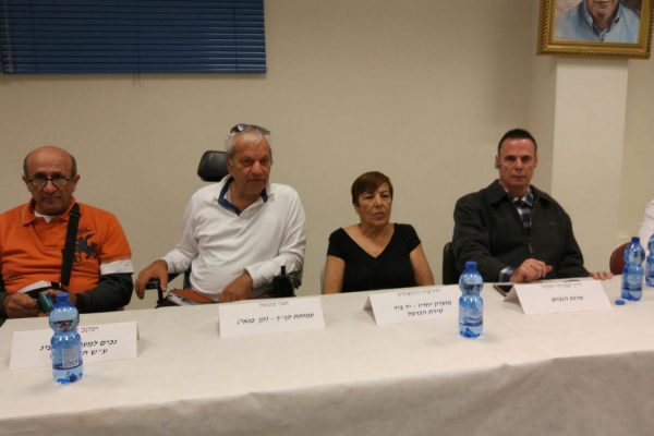מסיבת העיתונאים של ארגוני הנכים שמתנגדים להסכם (צילום: ארז רביב)