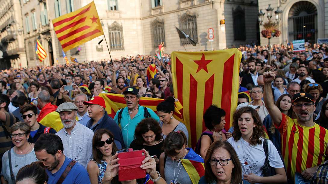 חגיגות הכרזת העצמאות של חבל קטלוניה, ברצלונה 27.10.17 (צילום: REUTERS/Jon Nazca).