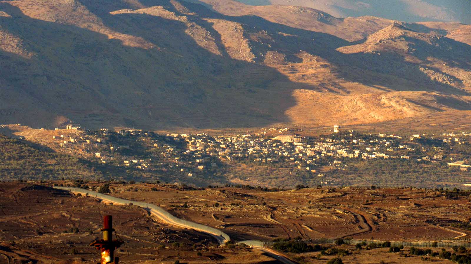 כפר חד'ר רמת הגולן הסורית &#8211; תצפית ממוצב חרמונית (צילום: שי ניר)