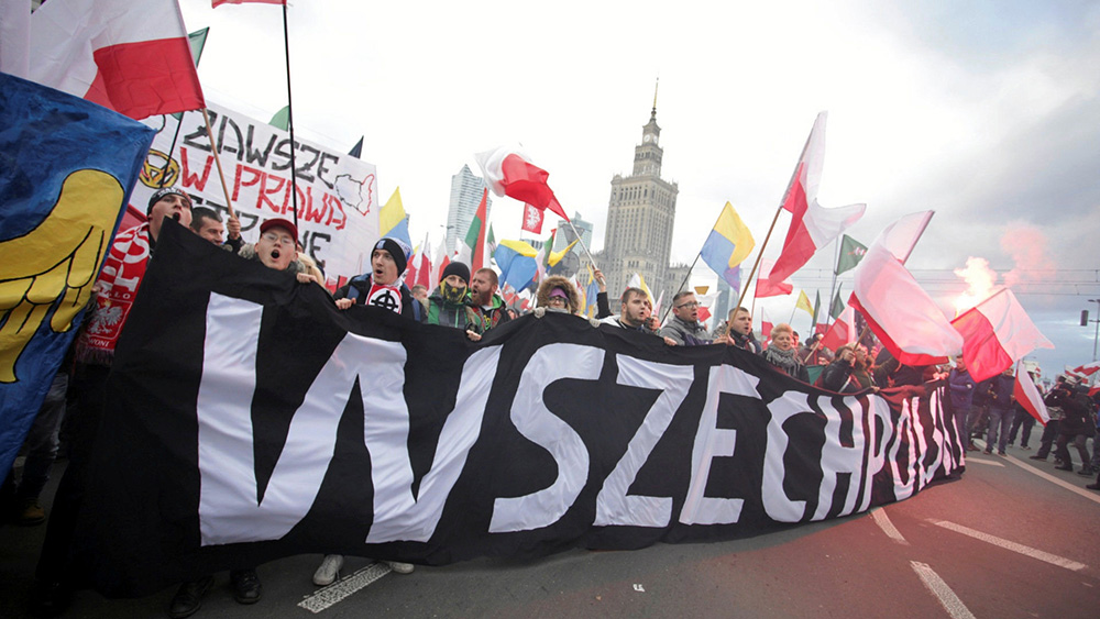צעדת העצמאות בפולין שהפכה למפגן עצמה של הימין הקיצוני , 10 לספטמבר 2017  (צילום:  Agencja Gazeta/Adam Stepien via REUTERS).