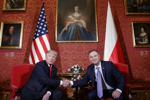 פגישה בין נשיאי פולין וארה"ב, יולי 2017 (AP Photo/Evan Vucci)