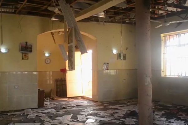 זירת פיגוע ההתאבדות במסגד בצפון מזרח ניגריה, 21.11.17 (AP Photo)