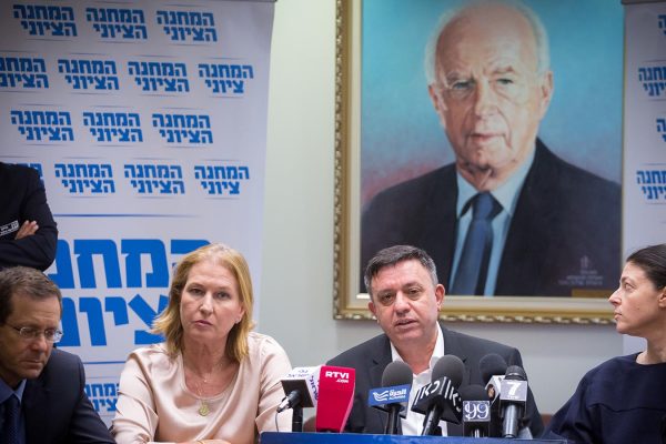 אבי  גבאי בישיבת סיעה של המחנה הציוני, 24 ביולי2017 (צילום: מרים אלסטר / פלאש90).