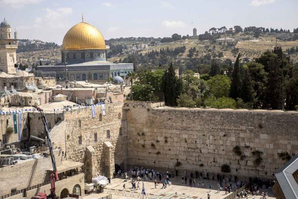 הכותל המערבי וכיפת הסלע בירושלים (צילום: יונתן זינדל/ פלאש 90)