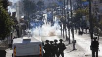פלסטינים מתעמתים עם צה"ל בבית לחם בעקבות הכרזת טראמפ. 8 בדצמבר (צילום: AP Photo/Nasser Shiyoukhi)