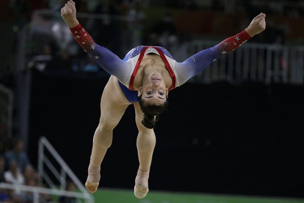 המתעמלת אלי רייזמן באולמפיאדה בברזיל (צילום ארכיון: AP Photo/Rebecca Blackwell).