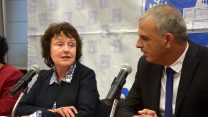 שר האוצר כחלון ונגידת בנק ישראל פלוג במסיבת עיתונאים בנושא הרפורמה בבנקים 13 בדצמבר (צילום: עמר כהן)