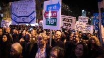 'מושחתים הביתה', הפגנה בכיכר ציון, ירושלים, 23 בדצמבר 2017 (הדס פרוש  פלאש90)