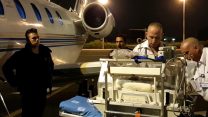 הובלת התינוק הסורי לבית חולים  "שיבא" תל השומר (צילום: חברת גשר אווירי).
