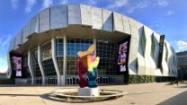 Golden 1 Center (Cassiohabib / Shutterstock.com)