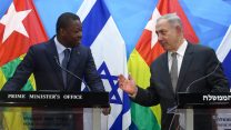 ראש הממשלה נתניהו ונשיא טוגו בפגישה בירושלים. 10 באוגוסט 2016 (צילום: מארק ישראל שלם)