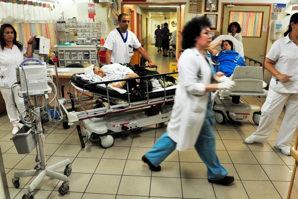 חדר מיון בבית חולים בישראל. למצולמים אין קשר לכתבה (צילום אילוסטרציה: shutterstock)