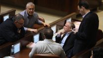 דיון במליאת הכנסת בנושא חוק המרכולים (יצחק הררי, דוברות הכנסת)