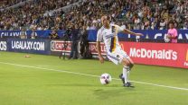 לנדון דונובן במדי LA Galaxy אוקטובר 2016 (צילום: Michael Janosz/ISI/REX/Shutterstock)