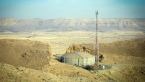 אנטנה סלולרית בנגב (צילום: Shutterstock).