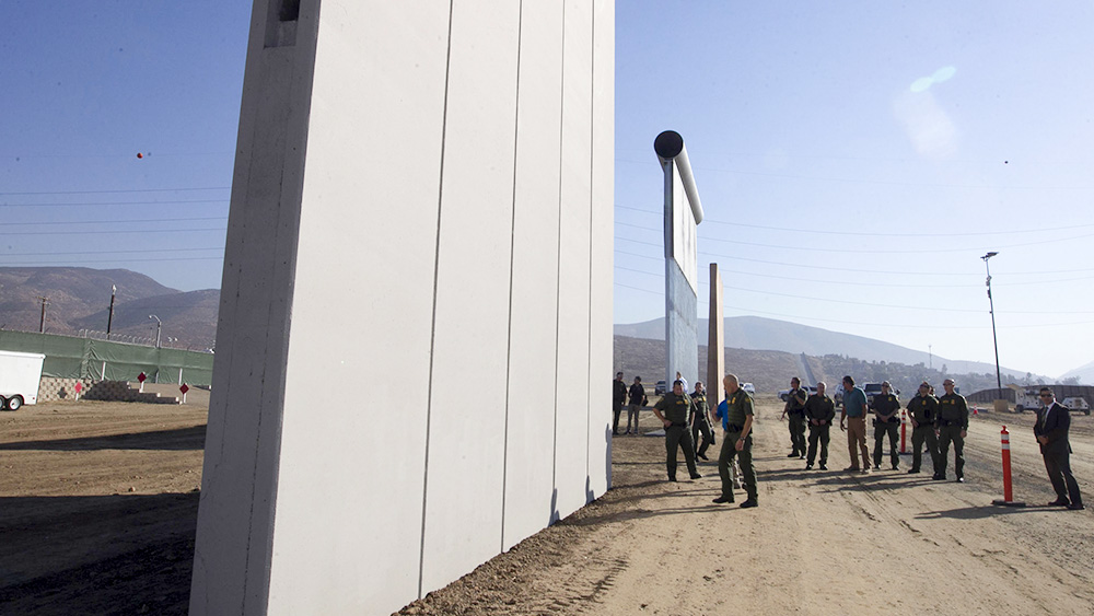אתר הבנייה של חומת גבול ארה״ב-מקסיקו (צילום: John Gibbins/The San Diego Union-Tribune via AP, Pool).