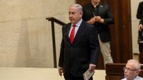 נתניהו במליאת הכנסת בזמן ההצבעה בקריאה ראשונה על תקציב המדינה לשנת 2019. 13 בפברואר (צילום: יונתן זינדל/ פלאש90)