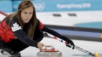 קרלינג באולימפיאדת החורף, 15 לפברואר 2018 (AP Photo/Natacha Pisarenko)