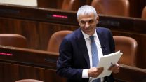 שר האוצר, משה כחלון, בכנסת בזמן ההצבעה על תקציב 2019 בקריאה ראשונה במליאת הכנסת (צילום: יונתן סינדל / פלאש 90).