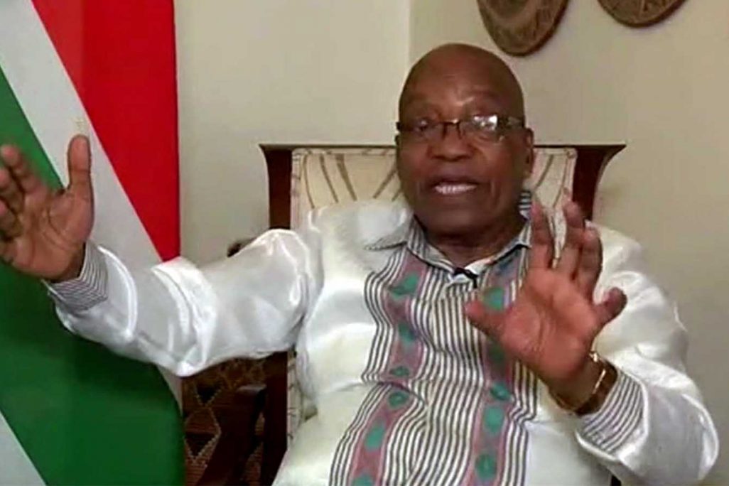 צילום מתוך ראיון מבולבל ונסער אותו נתן זומה ממנו לא ניתן היה להבין האם יכבד את החלטת מפלגתו או לא. (צילום: SABC via AP)