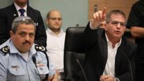 ח"כ יואב קיש יו"ר ועדת הפנים ומפכ"ל המשטרה אלשייך (צילום: יונתן זינדל/ פלאש90)