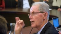 יעקב גנות מנכ"ל רשות שדות התעופה בוועדת הכספים בנושא תשלומי הארנונה של נמל התעופה בן גוריון (צילום: עמר כהן)