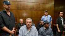 ניר חפץ  ושאול אלוביץ' בדיון בבית משפט להארכת מעצרו בפרשת 4,000 (צילום ארכיון: פלאש90)