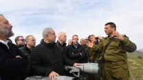 ראש הממשלה בנימין נתניהו וחברי הקבינט הבטחוני בסיור קבינט בגבול הצפון בימים יפים יותר. 6 בפברואר 2018 (קובי גדעון / לע"מ)