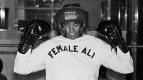 המתאגרפת האמריקאית ג'קי טונוואנדה, 28 בספטמבר 1976 (צילום: Photo by Monte Fresco/Mirrorpix/Getty Images IL)