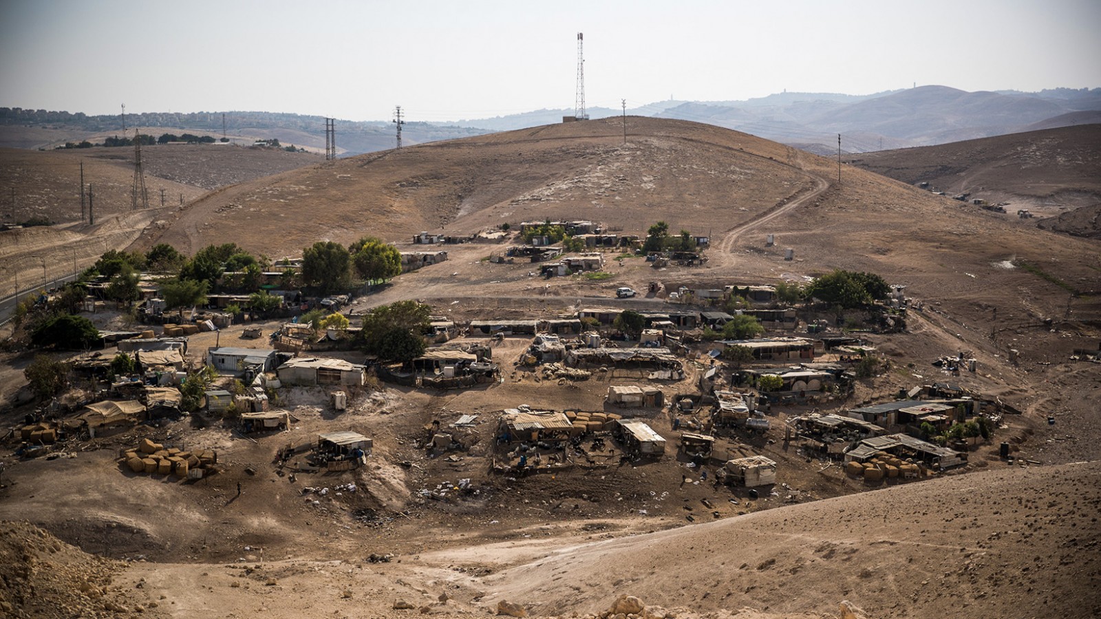 قرية غير معترف بها في التجمع البدوي في النقب (تصوير: يونتان زيندل / فلاش 90).