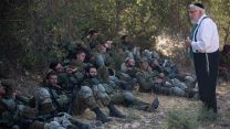 רב בהרצאה לחיילים מחטיבת גבעתי בזמן הכשרה שלהם. ארכיון ספטמבר 2017 (צילום: יונתן זינדל/ פלאש90)