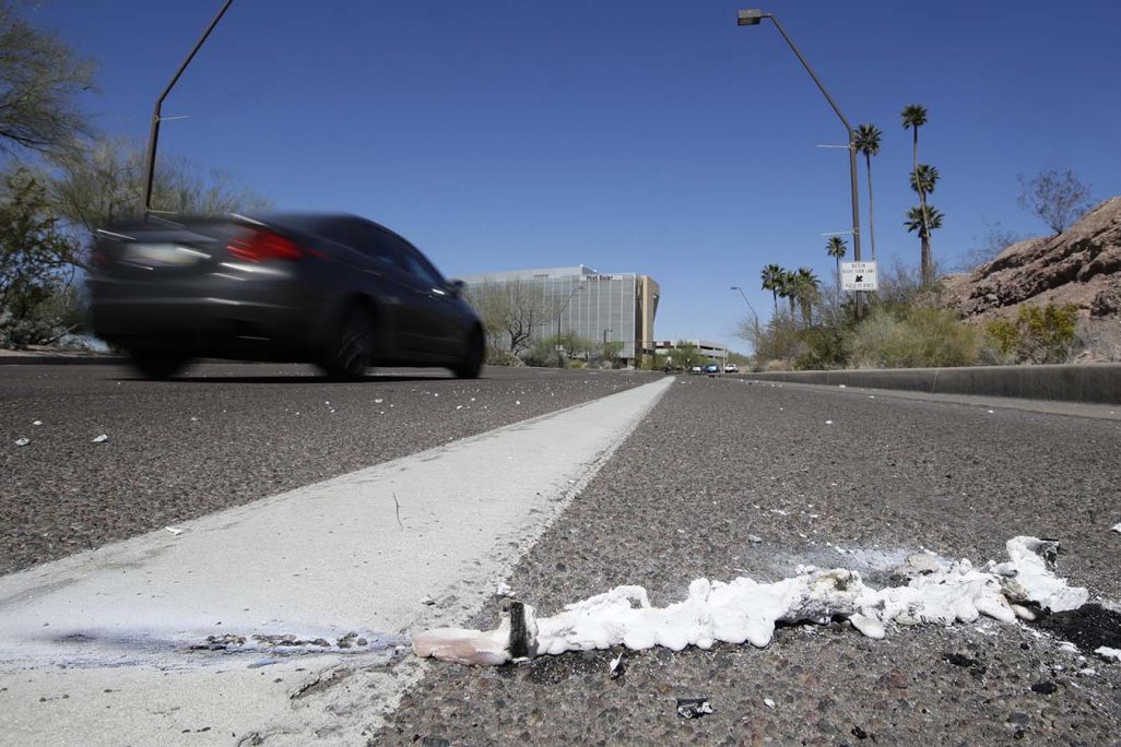 זירת התאונה באריזונה בה פגע רכב אוטונומי של חברת UBER ברוכבת אופניים (AP Photo/Chris Carlson)