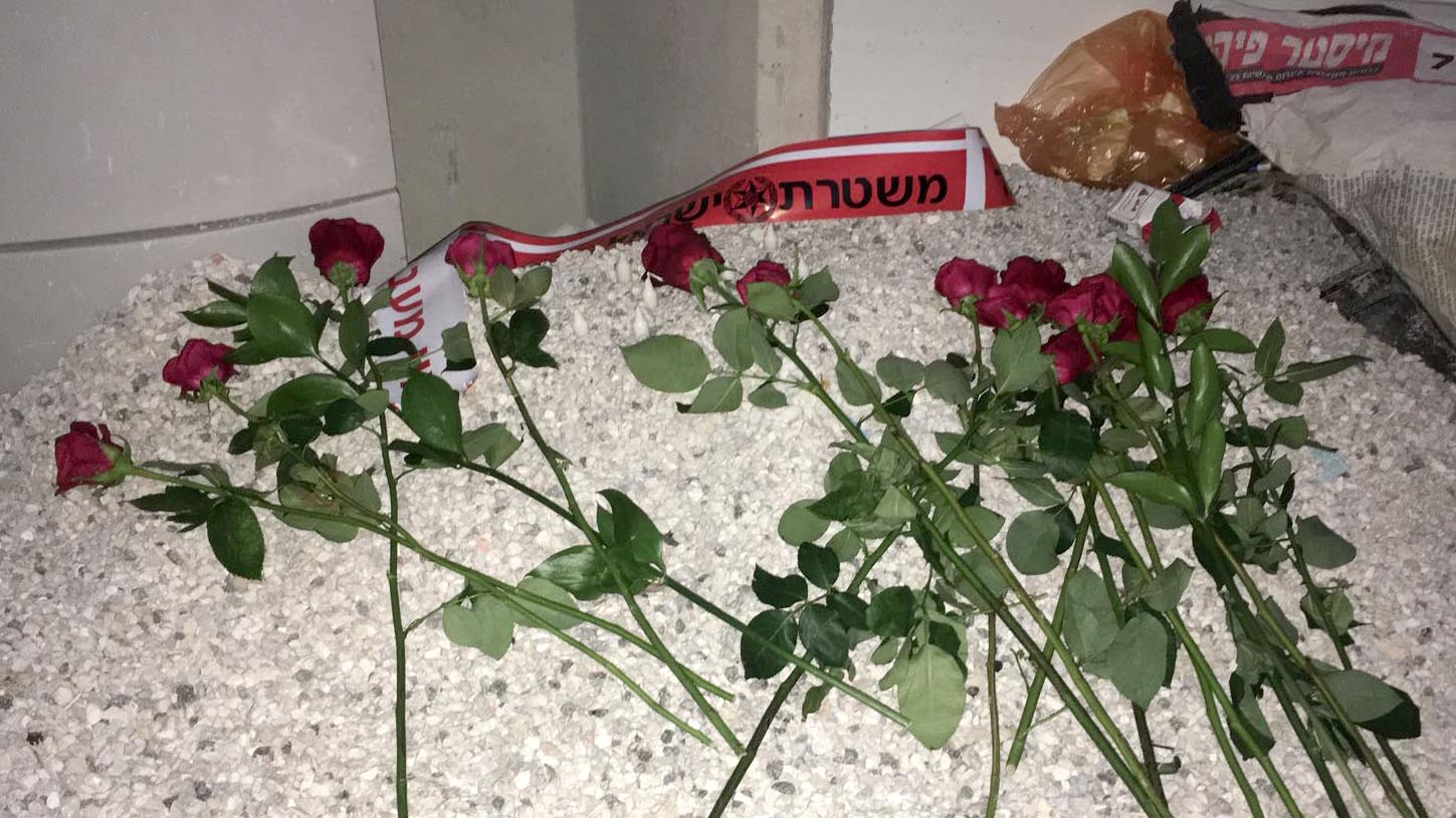 טקס לזכרו של פועל הבניין סאלם אסמאעיל קוטינה במקום התאונה שבו נהרג (מרכזים לצדק חברתי)