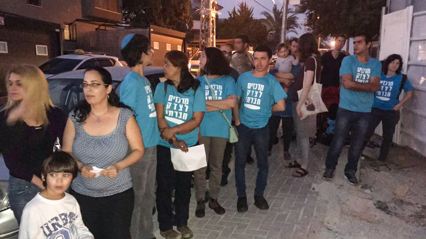 טקס לזכרו של פועל הבניין סאלם אסמאעיל קוטינה במקום התאונה שבו נהרג (מרכזים לצדק חברתי) טקס לזכרו של פועל הבניין סאלם אסמאעיל קוטינה במקום התאונה שבו נהרג (מרכזים לצדק חברתי)