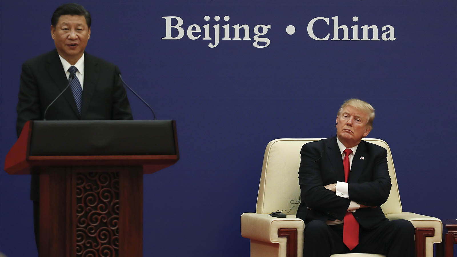 נשיאי ארה&quot;ב וסין &#8211; דונלד טראמפ ושי ג'ינפינג בוועידה כלכלית בביג'ינג נובמבר 2017 (AP Photo/Andy Wong)
