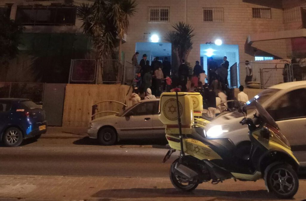 הבניין בו פרצה השריפה בבאר שבע (צילום: ירון פינקו תיעוד מבצעי מד"א) הבניין בו פרצה השריפה בבאר שבע (צילום: ירון פינקו תיעוד מבצעי מד"א)