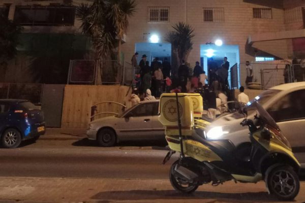 הבניין בו פרצה השריפה בבאר שבע (צילום: ירון פינקו תיעוד מבצעי מד"א)