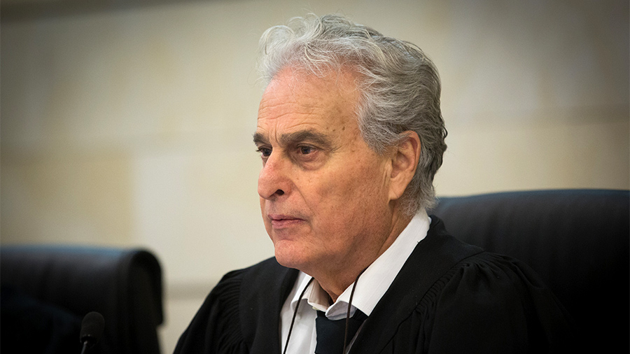 נשיא בית הדין הארצי לעבודה היוצא, יגאל פליטמן (צילום: יונתן סינדל / פלאש 90).
