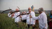 חברי קיבוץ רמת יוחנן בטקס העומר (צילום ארכיון: הדס פרוש / פלאש90)