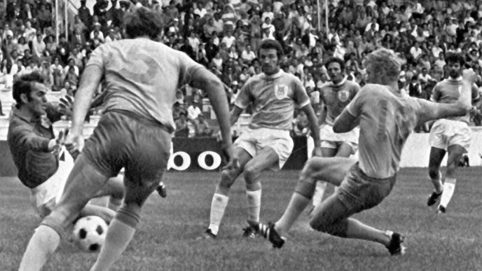 נבחרת ישראל בכדורגל במונדיאל מקסיקו 70' מול שבדיה. יוני 1970 (AP Photo)