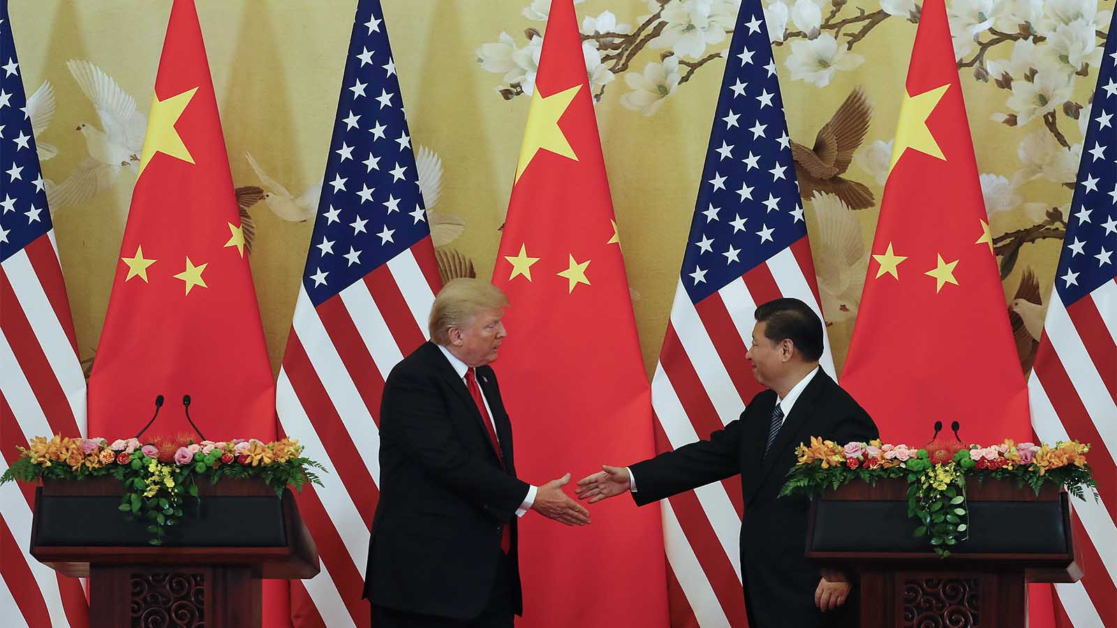 נשיאי ארה&quot;ב וסין &#8211; דונלד טראמפ ושי ג'ינפינג בוועידה כלכלית בביג'ינג נובמבר 2017 (AP Photo/Andy Wong)