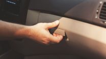 תא כפפות (צילום אילוסטרציה: Shutterstock).